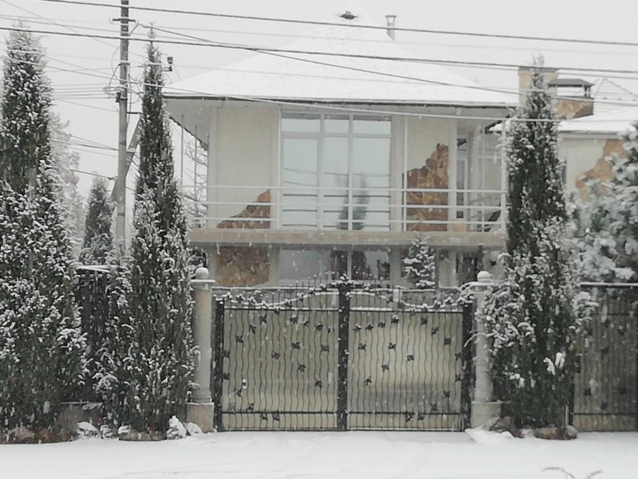 Villa Тownhouse 84 à Petropavlovskaya Borshchagovka Extérieur photo